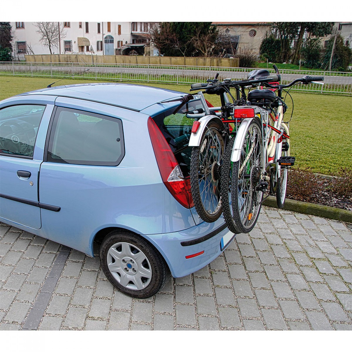 porta bicicletta per auto posteriore usata